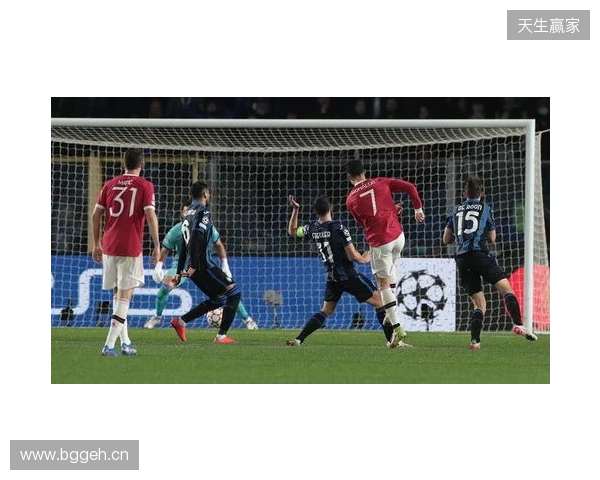 记者：因下赛季很大概率有欧冠踢，曼联想B费再至少留队1年