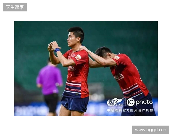 黄希扬:若不影响中超备战也有时间的话,还是想踢一踢“渝超” 黄希扬:若不影响中超备战也有时间的话,还是想踢一踢“渝超”